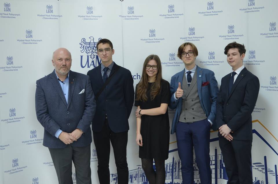 1. Drużyna z ZSEE - 6 IV 2019.jpg